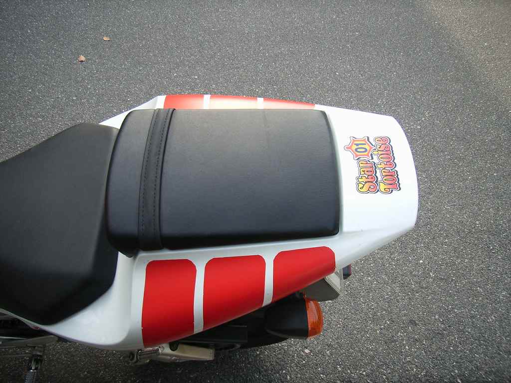 YAMAHA YZF-R1(’99)リアシート・収納
