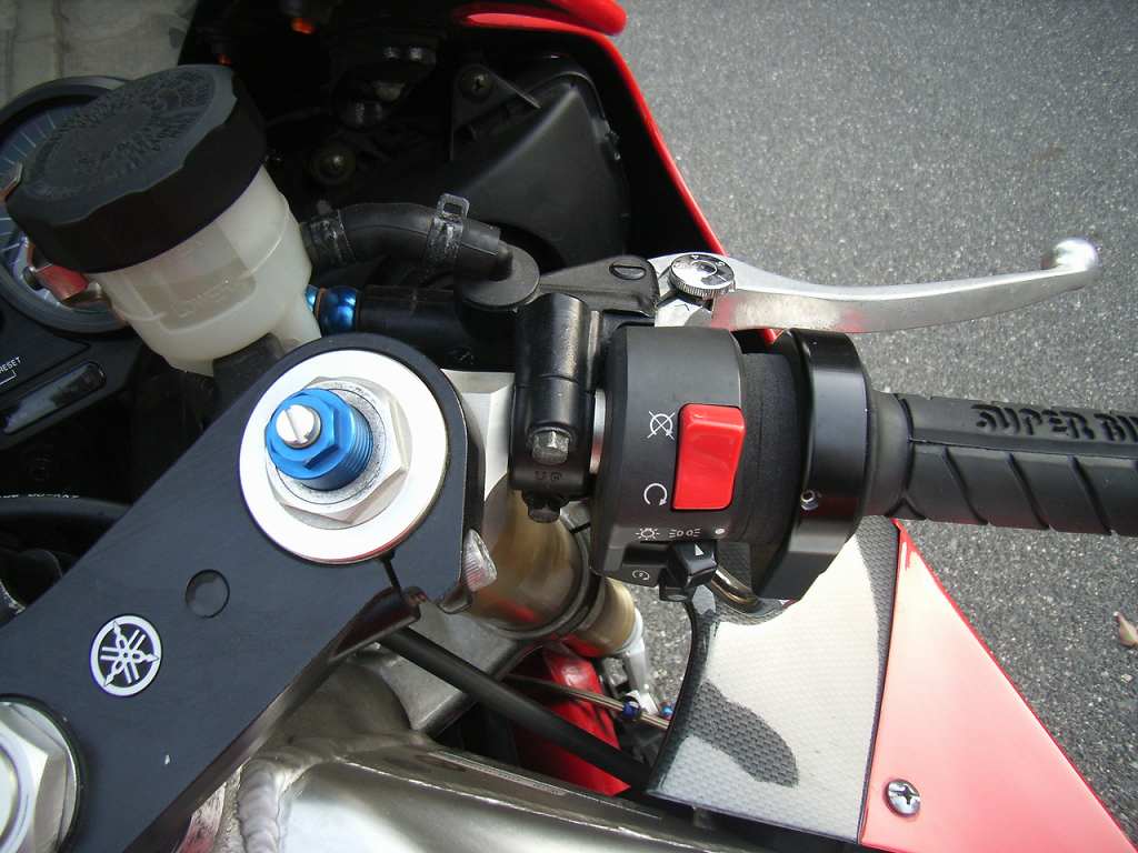 YAMAHA YZF-R1(’99)スイッチ類・スロットル