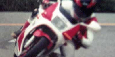 YAMAHA YZF-R1（’９９）