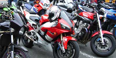 YAMAHA YZF-R1（’９９）