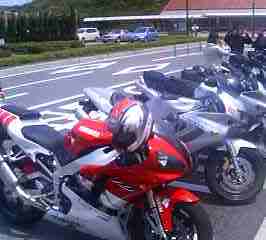 YAMAHA YZF-R1