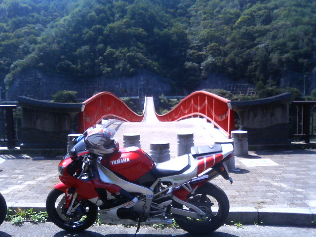 YAMAHA YZF-R1