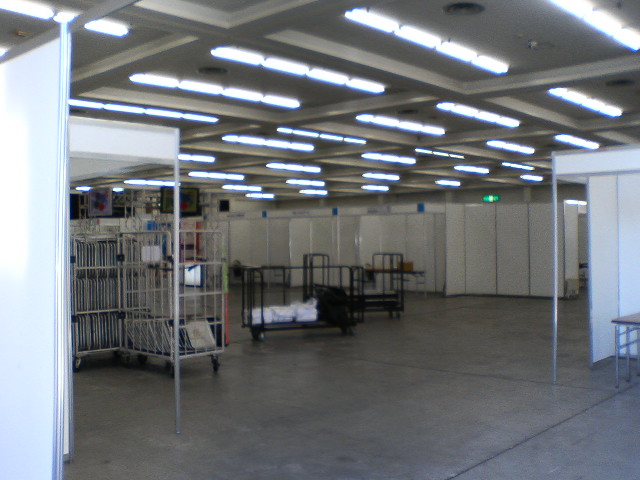 まだがらがらの展示場