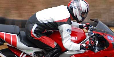 YAMAHA YZF-R1（’９９）