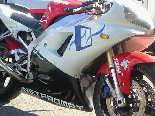 R1がオシッコ臭い件w